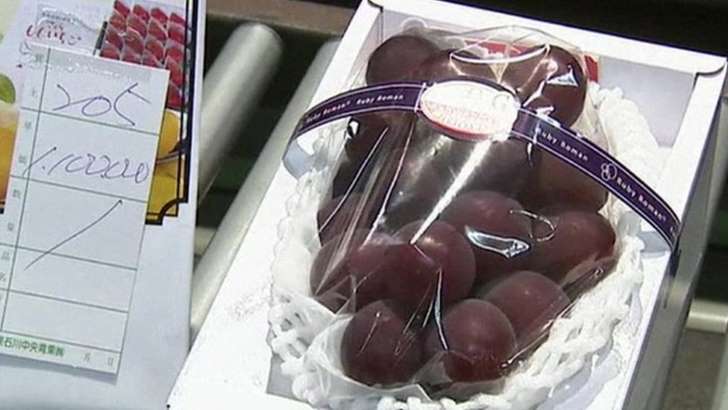 Japanese grapes crush auction record
